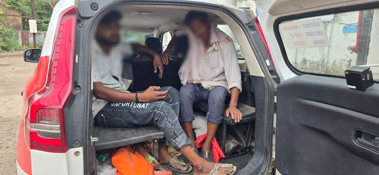 नरसिंहपुर के थाना करेली क्षेत्र में सड़क दुर्घटना में घायल हुए 03 व्यक्तियों को, डायल-112 जवानों ने पहुँचाया अस्पताल।
